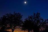 18_la Luna illumina
